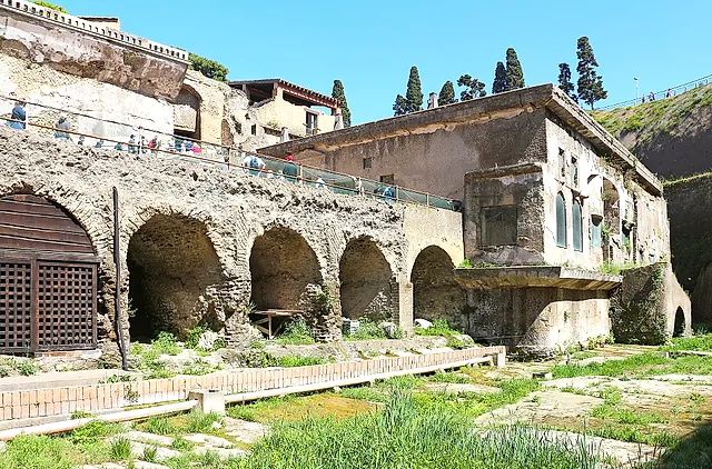 Las Termas Suburbanas sobre la antigua orilla de Herculano